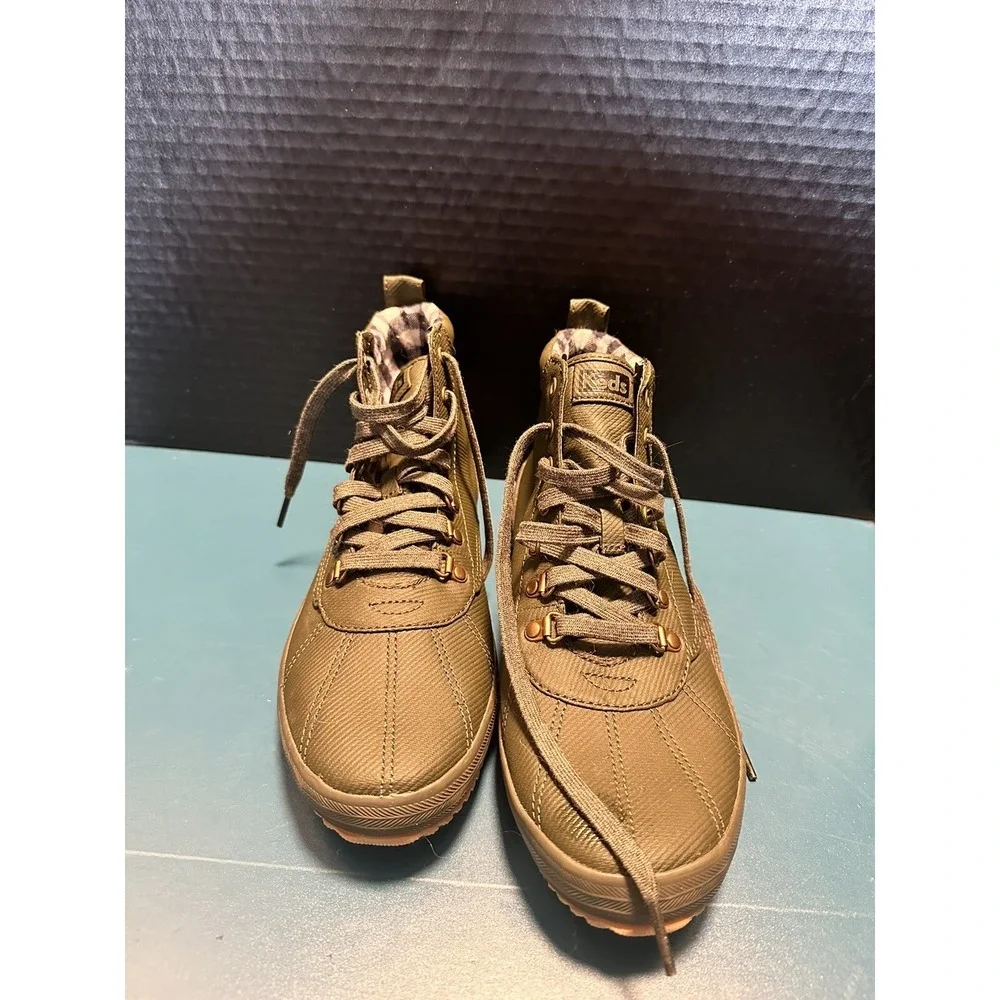 Kids women‎ shoes size 10 Olive Green High Top Shoe Boot Never Worn